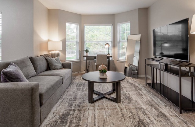 Modern Apartment in Prime Location (ID7806X48)
