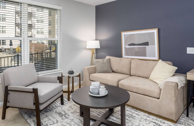 Modern Apartment in Prime Location (ID8193X50)