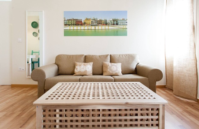 MODERN APARTMENT IN THE CENTER