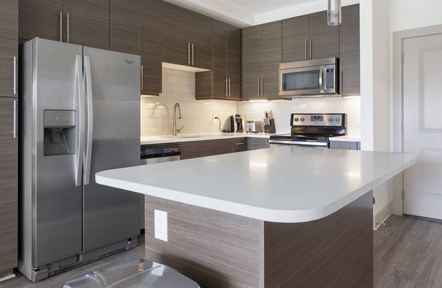 Modern Apartment in Prime Location (ID5286X10)