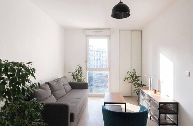 Modern apartment just outside Paris