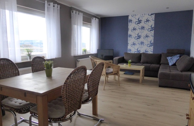 Modern apartment, suitable for hikers and families, near Cologne