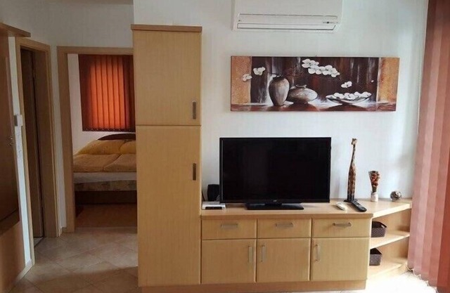 Modern apartment with air-condition, pool and barbecue for 4+2 person, free WIFI