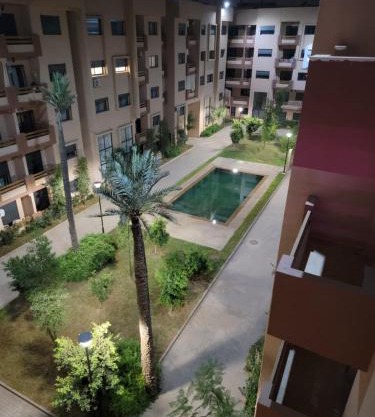 Modern Apartment with Pools & Free Parking