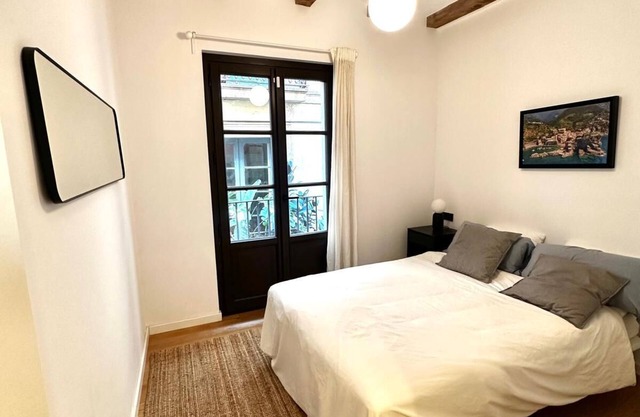 Modern Apartment with Rooftop - El Gòtic