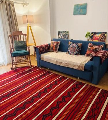 Modern APT in downtown