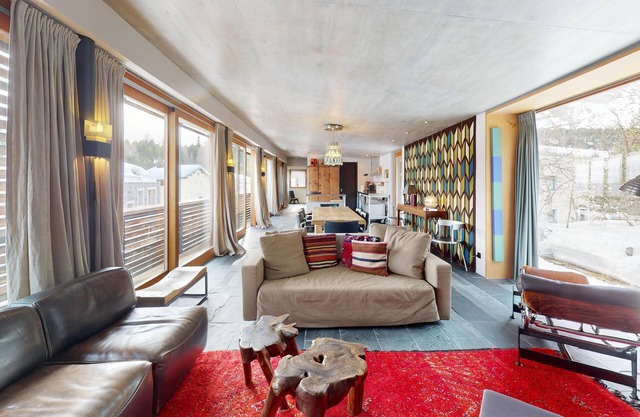 Modern, bright 3½ room apartment on two floors (2nd & 3rd floor) with direct acc