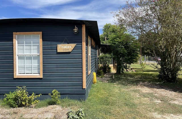 Modern Cabin Oasis 8 mins from Circuit of The Americas - COTA