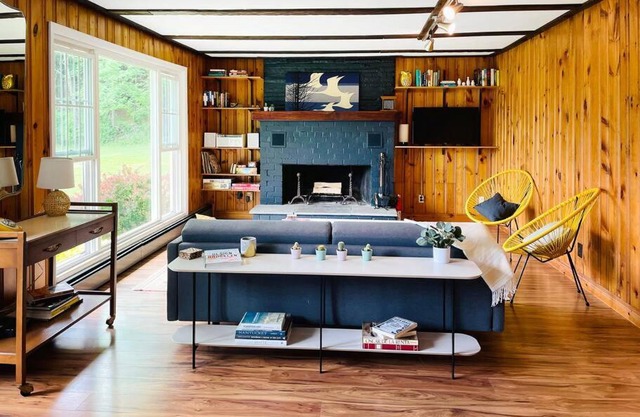 Modern Catskills Oasis w Pool and Bar Hall