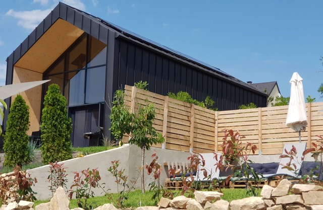Modern chalet 4 to 6 people Ruynes en Margeride private spa