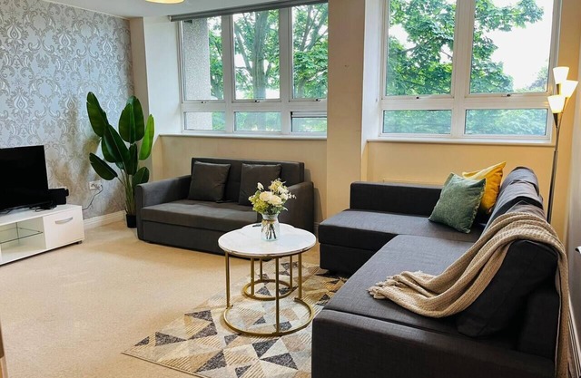 Modern Comfort 2bed flat sleep 8 ppl Town Centre