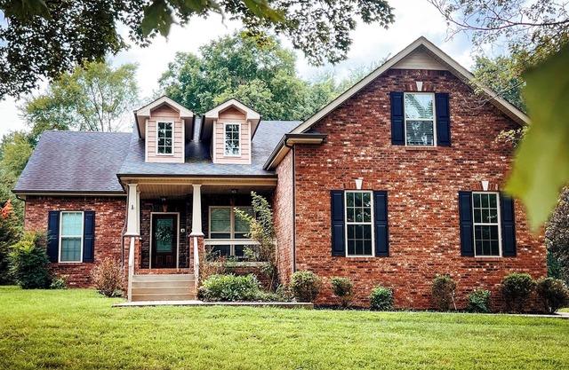 Modern comfort in Clarksville! Welcome to the Madison Street Retreat!