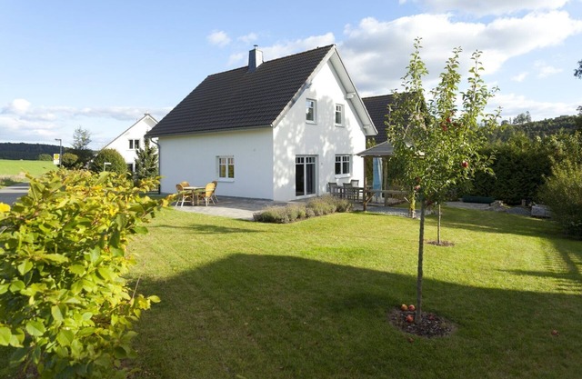Modern, comfortable vacation home with large garden and veranda, between Winterberg and Willingen