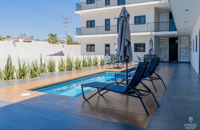 Modern Condo, Pools, Private BBQ, Malecon 4 Blocks
