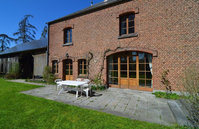 Modern Cottage in Barvaux-Condroz Amidst Meadows