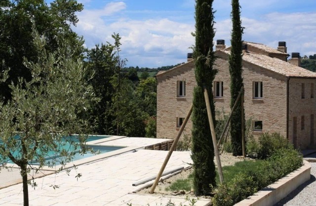 Modern countryhouse! Pool, big terrace & views - mountains & sea - for families!