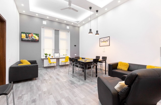 ⭐MODERN DESIGN ☕FREE-BEER & BREAKFAST ❤️AIRCO
