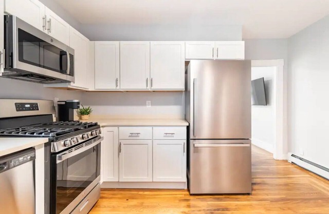 Modern Downtown Condo!