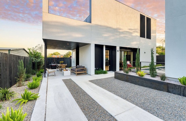 Modern East Austin Home w/Pool, Near Downtown & Lady Bird Lake | Casa 1803