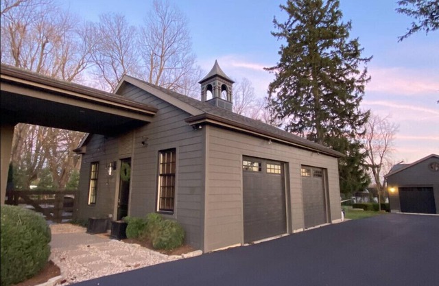 Modern & Elegant Carriage House at Historic Warsaw