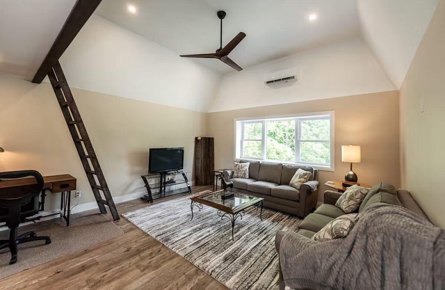 Modern Farmhouse Red Barn w/1 bedroom and a Scenic Forest and Country Setting