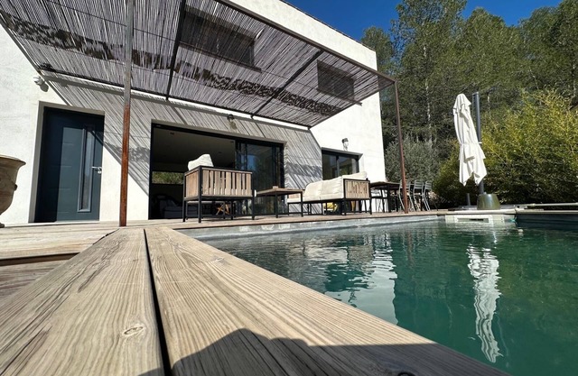 Modern villa at the foot of the Pic Saint-Loup