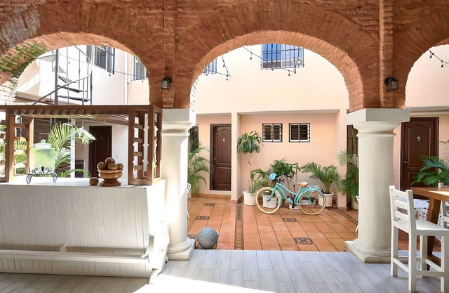 Modern Gem 1BD/1BA in the Heart of the Colonial Zone with Complimentary WiFi