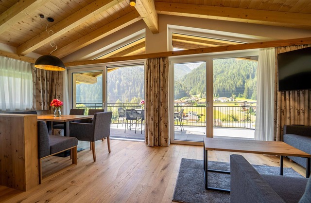 Modern home & balcony near St. Anton am Arlberg