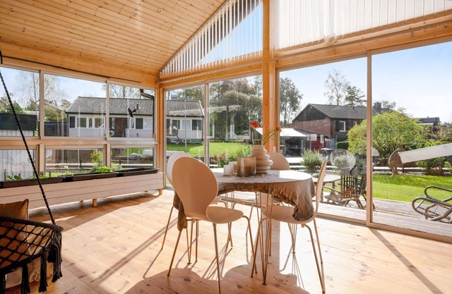 Modern house close to nature and city center
