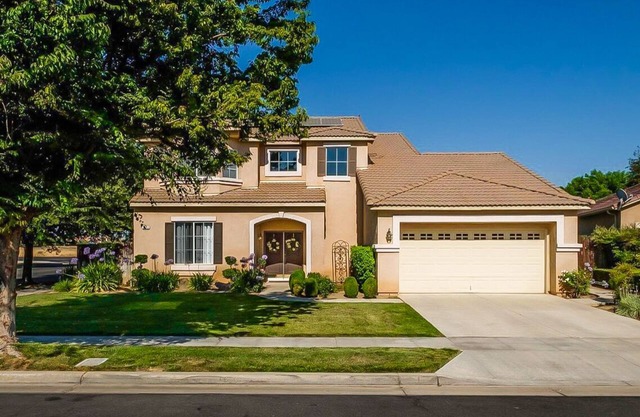 Modern house with pool - near 3 National Parks!