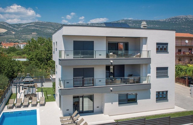 Modern Kastel Villa with Private Pool, Gym, and Large Outdoor Space - Eight Bedroom Villa