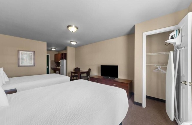 Modern Kitchen Suite | 1 King Bed | Pleasanton TX Center
