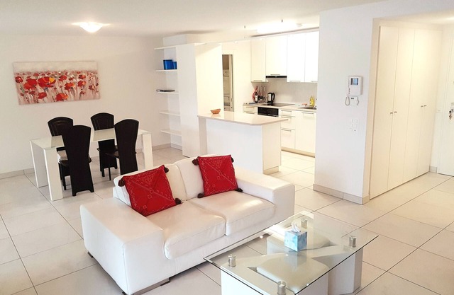 Modern Lake View 605