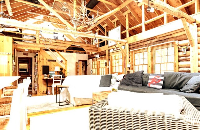 Modern Log Cabin with 100 years History ~~