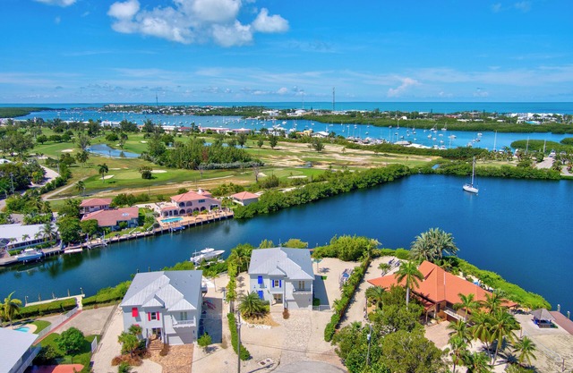 Modern luxury combined with incomparable boating, perfect pool home getaway!