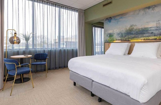 Modern Marknesse Hotel Room – Ideal for Exploring Giethoorn & Dutch Nature