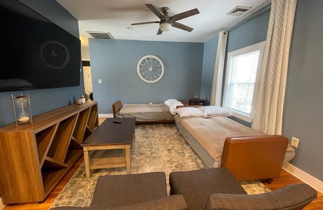 MODERN MASSIVE LARGE GROUP 3800sf MIT HARVARD BOS
