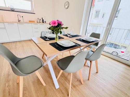 Modern-Neu-Nespresso-Balkon-Parkplatz
