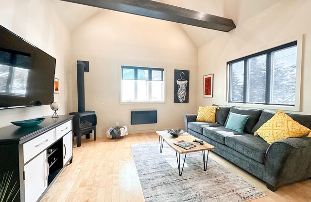 Modern New Build Minutes from Uptown Saint John, Area 506, and TD Station