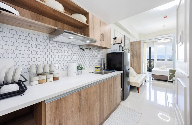 Modern Nordic Studio with Balcony and Pool in Primeworld District Near Airport