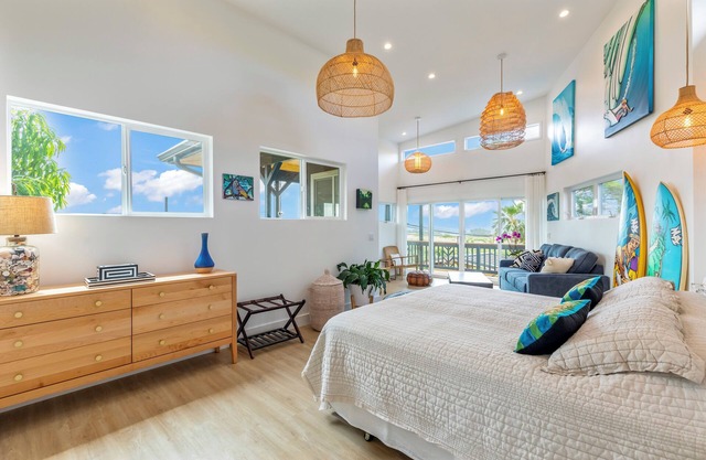 Modern ocean view suite walking distance to the coolest beach town in Maui