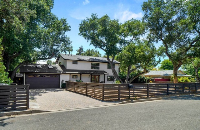 Modern Ojai Farmhouse: 3-BR Haven with Pool, Mountain Views & Beach Access!