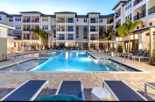 Modern Orlando Retreat Near MCO in Gated Community with Resort-Style Amenities & Free Parking