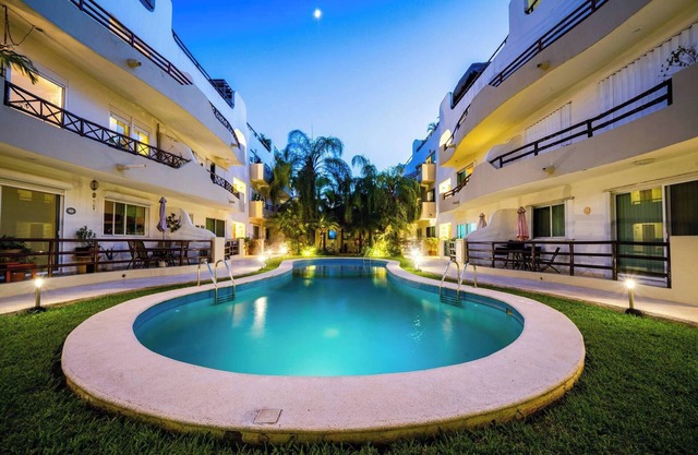 Modern Penthouse 2 Bedrooms & Pool - At Margaritas