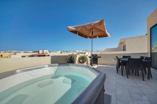 Modern Penthouse Near Gzira Seafront