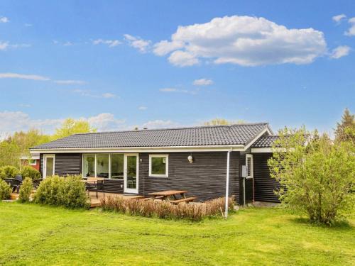 Modern Retreat in Klitgards-By Traum
