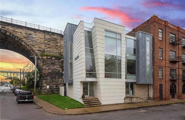 Modern retreat in the heart of Cleveland