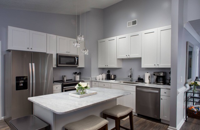 Modern Rustic Home Central to Savannah and Tybee