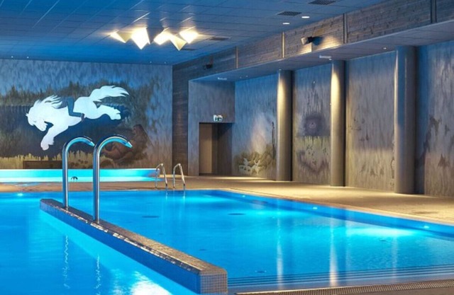 Modern ski cabin w WiFi games carcharger