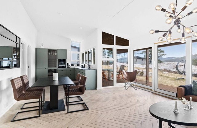 Modern Sleeps 14 w/Panoramic Fjord-View, PetsOK